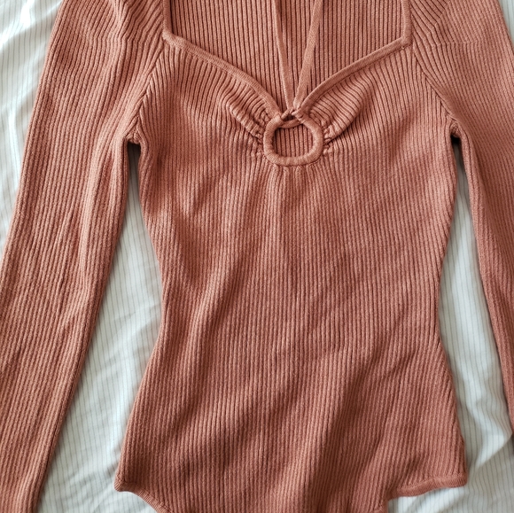 Strappy Cinched Front Ribbed Bodysuit - Picture 12 of 13